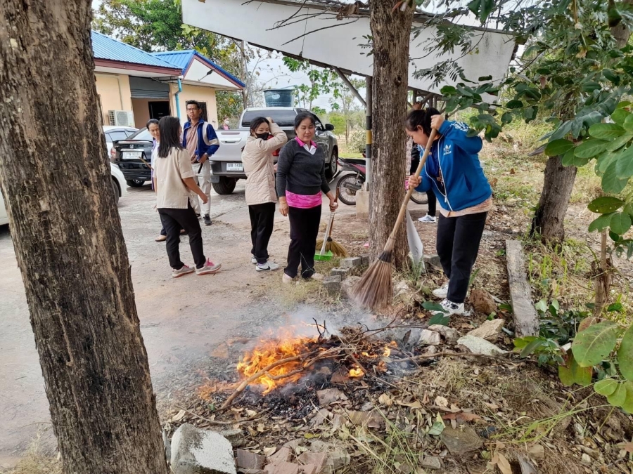 ร่วมกิจกรรม big cleaning day วันที่  6  มกราคม  2566  นายทองคำ  มีหิริ  นายกองค์การบริหารส่วนตำบลคอนสาย มอบหมายให้ ข้าราชการ พนักงาน อบต.คอนสายบริเวณสำนักงานองค์การบริหารส่วนตำบลคอนสาย