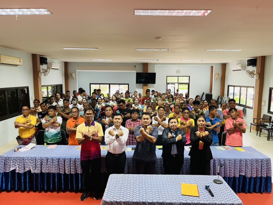นายทองคำ มีหิริ นายกองค์การบริหารส่วนตำบลคอนสาย เป็นประธานในพิธีเปิดงานโครงการอบรมให้ความรู้ด้านกฏหมายแก่ประชาชนในตำบลคอนสาย ณ ห้องประชุมองค์การบริหารส่วนตำบลคอนสาย
