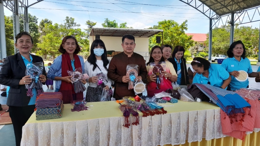 วันที่ 18 สิงหาคม 2566  องค์การบริหารส่วนตำบลคอนสาย จัดโครงการผู้สูงอายุสุขใจ สูงวัยอย่างมีคุณค่า (โรงเรียนผู้สูงอายุ) กิจกรรมฝึกอบให้ความรู้แก่ผู้สูงอายุ ประจำปี 2566 (ศึกษาดูงาน อบต.เขวา) โดยมีผู้เข้าร่วมโครงการ จำนวน 100 คน