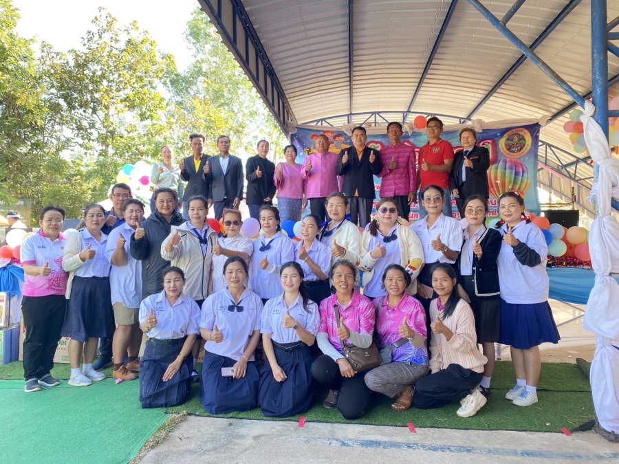 องค์การบริหารส่วนตำบลคอนสาย จัดกิจกรรมโครงการวันเด็กแห่งชาติ ประจำปี  2568 โดยมี นายทองคำ มีหิริ นายกองค์การบริหารส่วนตำบล เป็นประธานในพิธีเปิดงานโครงการฯ พร้อมด้วยคณะผู้บริหาร ข้าราชการ สมาชิก อบต. ผู้นำชุมชน ประชาชนผู้ปกครองเด็ก เข้าร่วมกิจกรรม ณ ล